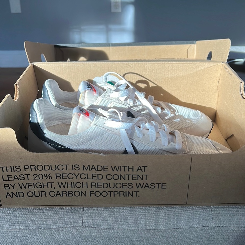 COPY - *Brand New* Nike Tailwind 79 Size M10/W11.5